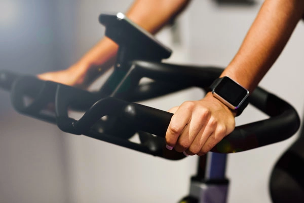 Zaten başka bir spor yapıyorum, yanı sıra pilates yapabilir miyim? 